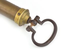 Antik akasztós mérleg, darumérleg. Hentes-, vagy ipari célú használatra. Az árut a kampóra akasztva ...