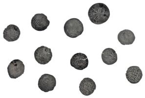 12db-os vegyes magyar és külföldi középkori ezüstpénz tétel, közte főleg magyar denárok, közte 1358-...
