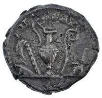 Római Birodalom / Róma / Marcus Aurelius caesarként 140-144. Denar Ag (2,86g) T:VF
Roman Empire / R...
