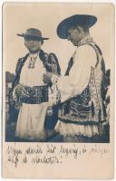 Kentelke, Chintelnic, Kinteln; Port taranesc / Rumänische Burschen / Román népviselet. Foto orig. J. Fischer 1936. 825. / Romanian folklore (fa)