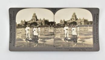 cca 1910 Parsees Worshipping before the New Moon, Bombay, India, sztereófotó, Keystone View Co. [USA], 18x8,5 cm
