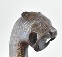 Gazdagon díszített fém tőr, h: 33,5 cm