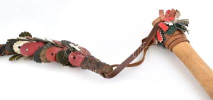 Karikás ostor, fa nyéllel, hibákkal, h: 2,5 m