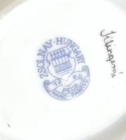 Zsolnay porcelán dudázó paraszt, kézzel festett, jelzett, kis kopásnyomokkal, m: 42 cm