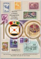2022 100 éves a MABÉOSZ bélyegszett (példányszám 1.100) tartalmazza a blokk normál változatát fekete sorszámmal, eltérő fogazású változatát zöld, vágott változatát piros sorszámmal valamint feketenyomatát. / 100 years of The Federation of Hungarian Philatelists block, set of 4 different varieties: normal, different perforation, imperforate and blackprint in decorative folder. (issue 1.100 sets)