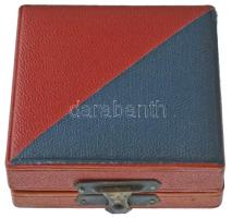 1964. "Tokyo Olimpia" aranyozott és zománcozott jelvény eredeti, a Vasas Sport Club színei...