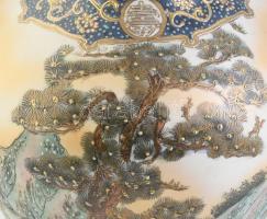 Szacuma asztali lámpa. Japán, XX. sz. kézzel festett, minimális kopással. Hozzá selyem lámpabúra 56 ...