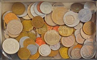 Vegyes külföldi érmetétel ~530g súlyban, közte Románia, Horvátország, Törökország stb. T:vegyes  Mixed foreign coin lot, in it coins from Romania, Croatia, Turkey etc. (~530g) C:mixed