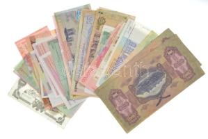 36db-os vegyes, nagyrészt külföldi bankjegy tétel, közte Olaszország, Líbia, Irak, Uganda stb T:vegy...