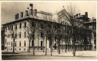 Bucharest, Bukarest, Bucuresti, Bucuresci; street view in winter. photo (cut)