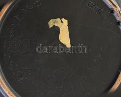 Karácsonyi Zsuzsa: Vörös-fekete dísztál. Mázas kerámia, kézzel festett, jelzett, hibátlan 28 cm