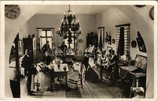 1938 Kiskunhalas, Halasi csipkeház, magyar folklór / Hungarian folklore, lace house at Halas (Rb)