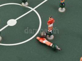 Régi asztali foci, szép állapotban, golyóval, tartalék bábuval-. 50x30 cm