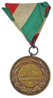 1943. Leventeverseny kétoldalas bronz díjérem eredeti mellszalagon, 1943. - II., illetve egy labda gravírozással T:XF