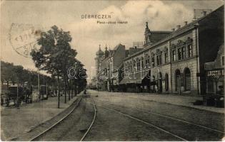 1906 Debrecen, Piac utca, villamossínek, Szálloda az Arany Bikához, Lusztig Károly üzlete, Évszázados református templom még toronnyal (1907-ben egy szélvihar a toronysisak bádogjának egy részét letépte, ma Csonkatemplom), Kőbányai sörcsarnok (EK)