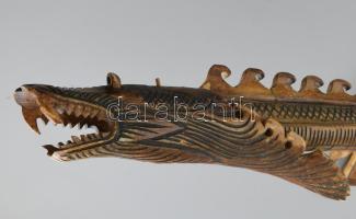 Távol-keleti fúvócső, csont, elvált nyíltartóval Faragott. Sárkány díszítéssel 100 cm