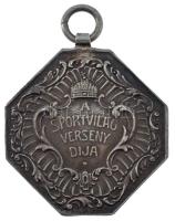 ~1930. "Sportvilág Verseny Díja" peremen jelzett Ag díjérem füllel (17,98g/33mm) T:XF ph., patina