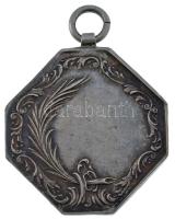 ~1930. "Sportvilág Verseny Díja" peremen jelzett Ag díjérem füllel (17,98g/33mm) T:XF ph.,...