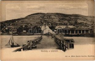 Révfülöp, kikötő a Balaton partján, Balaton Gyöngye szálloda. Mérei Ignác 106.