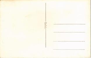 1940 Szászrégen, Reghin; bevonulás, horogkeresztes zászlók, automobilok / entry of the Hungarian tro...