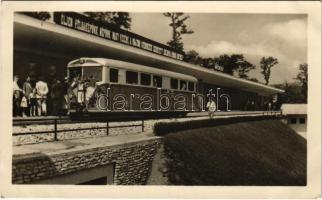 1954 Budapest II. Úttörővasút, Húvösvölgyi állomás Éljen példaképünk, népünk nagy vezére, a magyar gyermekek szeretett édesapja Rákosi Mátyás! felirattal, feldíszített vonattal. Képzőművészeti Alap Kiadóvállalat