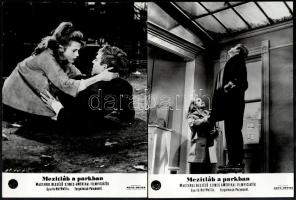cca 1967 ,,Mezítláb a parkban című amerikai filmvígjáték jelenetei és szereplői, 13 db vintage produkciós filmfotó, ezüst zselatinos fotópapíron, a használatból eredő (esetleges) kisebb hibákkal, 18x24 cm
