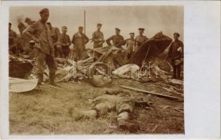 1918 Ein "Franzmann" abgeschossen am 11. 5. 18. / WWI German military, shot down French aircraft and dead pilot, corpse. photo