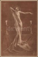 cca 1910 Jelzés nélkül: Női akt, nyomat, paszpartuban, 16,5×11 cm