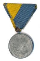 1941. "Délvidéki Emlékérem" Zn emlékérem mellszalagon. Szign.: BERÁN L. T:XF oxidáció
Hun...