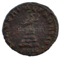 Római Birodalom / Siscia / Constans 348-350. AE3 bronz (2,71g) T:VF Roman Empire / Siscia / Constans...