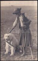 cca 1930 Fiú kutyájával a Hortobágyon, fotó, 13×8 cm