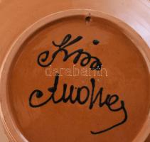 Kiss ... jelzéssel: népies tányér, kék fehér mázas kerámia, jelzett, lepattnással 28 cm