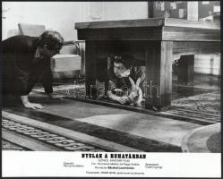 cca 1971 ,,Nyulak a ruhatárban" című magyar film jelenetei és szereplői (köztük Páger Antal, Ig...