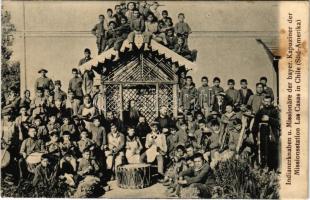 Padre Las Casas, Indianerknaben und Missionäre der bayer. Kapuziner der Missionsstation (Süd-Amerika) / Indian boys and missionaries of the Bavarian Capuchins in the Mission Station (South America)