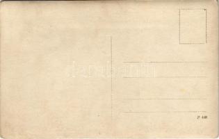 Osztrák-Magyar Haditengerészet, matrózok lőszert emelnek be a fedélzetre / Einschiffen der 30,5 cm M...