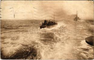 1910 SM Hochseetorpedoboot Alligator (SM Torpedoboot 52). K.u.K. Kriegsmarine / Austro-Hungarian Navy SMS Alligator (later Tb 52) torpedo boat. Phot. A. Beer, Verlag F. W. Schrinner, Pola (r)