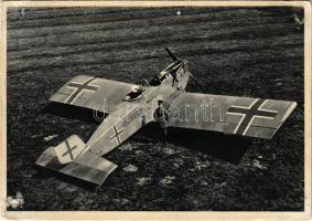 Junkersarbeit-Qualitätsarbeit! Ganzmetall-Flugzeug Junkers J 10. Baujahr 1918 / German military aircraft with pilot (non PC) (Rb)