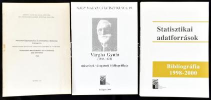 Vegyes statisztikai tétel, 3 kötet:   Statisztikai adatforrások. Bibliográfia 1998-2000. Bp., 2002.,KSH. Kiadó papírkötés;   Varga Gyula (1853-1929) műveinek válogatott bibliográfiája. Nagy Magyar Statisztikusok 19. Bp., 2006.,KSH. Kiadó papírkötés;   Magyar közgazdasági és statisztikai irodalom bibliográfia. Bp., 1971.,KSH. Kiadó papírkötés;