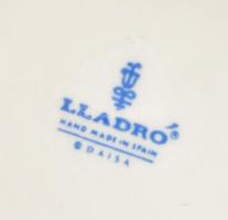 Lladro spanyol figura, Lány kacsákkal, kézzel festett porcelán, jelzett, hibátlan, m: 20 cm