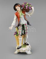 Kämmer német porcelán figura, szőlőkosarat vállon vivő férfi, jelzett, apró kopásokkal, m: 20 cm