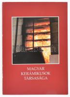 Magyar Keramikusok Társasága. Vác, 1995. Színes képekkel, többek közt Ambrus Éva, Csekovszky Árpád, Fürtös György, Geszler Mária, Várdeák Ildikó műveinek reprodukcióival illusztrált. Kiadói, kissé kopott papírkötésben.