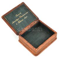 1909 Theresianist Piknik 2 db emléktárgy az 1909 es és 1921-es piknikről. Aranyozott bőr dobozkák, l...