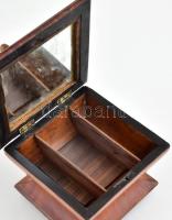 Biedermeier intarziás fa dobozka. XIX . Titkos résszel 15x15 cm