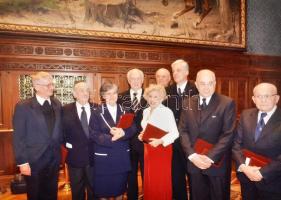 2002 Köztársaság Elnökének Érdemérme adományozó okirata, rajta Mádl Ferenc (1931-2011) köztársasági ...