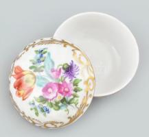 Herendi virág mintás porcelán bonbonier, kézzel festett, jelzett, apró kopásnyomokkal, m: 4 cm