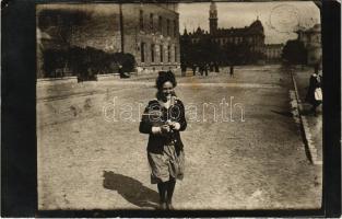 1919 Győr, utcakép háttérben a városház tornyával. photo (fl)