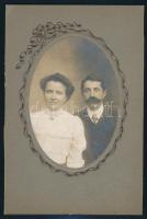cca 1910 Amerikába kivándorolt magyarok hazaküldött fényképe feliratozva, Böszörményi József és neje Misznéder Paula, a kép New Yorkban készült, keményhátú vintage fotó, 20x13,5 cm