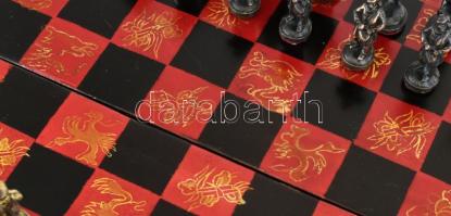 Díszes sakk. Lakkozott tábla, bronz figurákkal, 64x58 cm