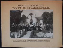 1939 Magyar Államvasutak Segélyszövetkezete gyűlése a szövetkezetalapító síremlékének megkoszorúzásáról készült fotó / Photo Mutual help organisation of the Hungarian Railways Losonc assembly 33x25 cm