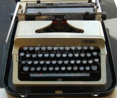 Régi ciril betűs írógép / old typewriter with cirillic letters